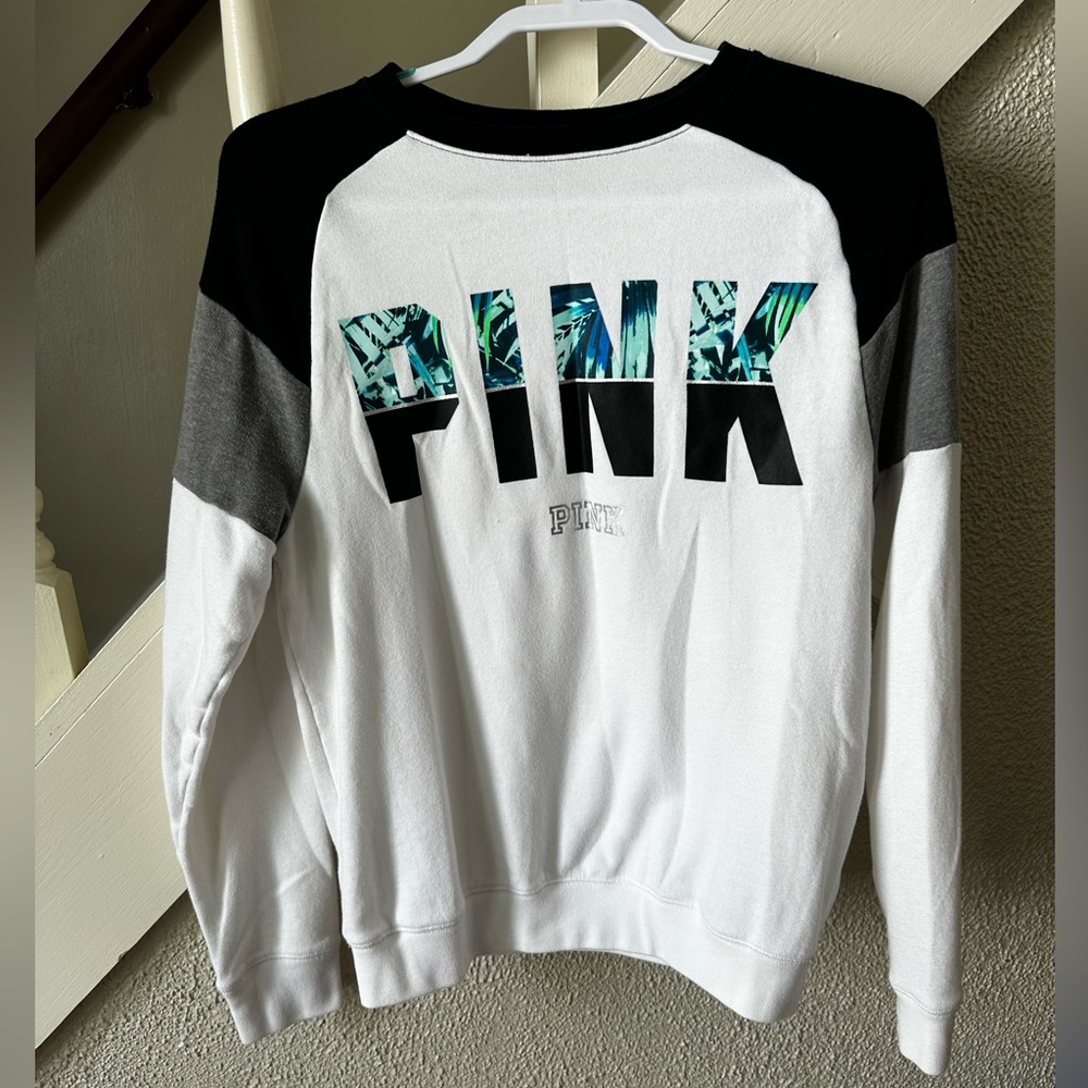 Crew neck- size small